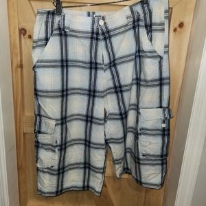 Men's South Pole cargo plaid shorts size 40